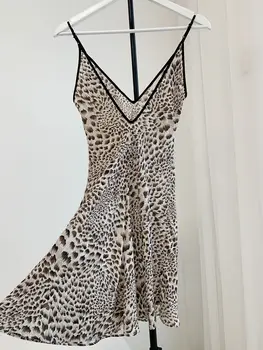 Женское праздничное мини-платье без бретелек с леопардовым принтом из 100% шелка